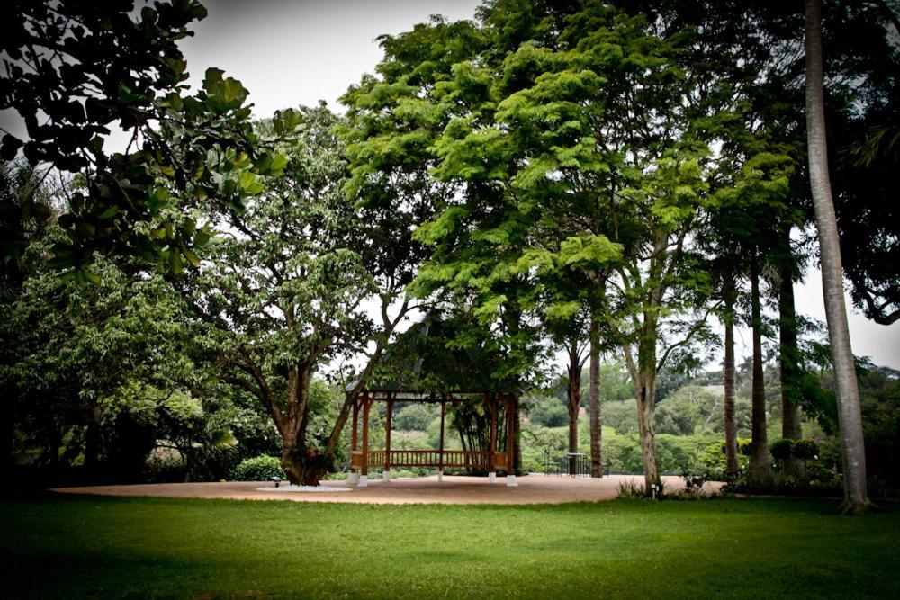 De Charmoy Estate Hotel Verulam Bagian luar foto